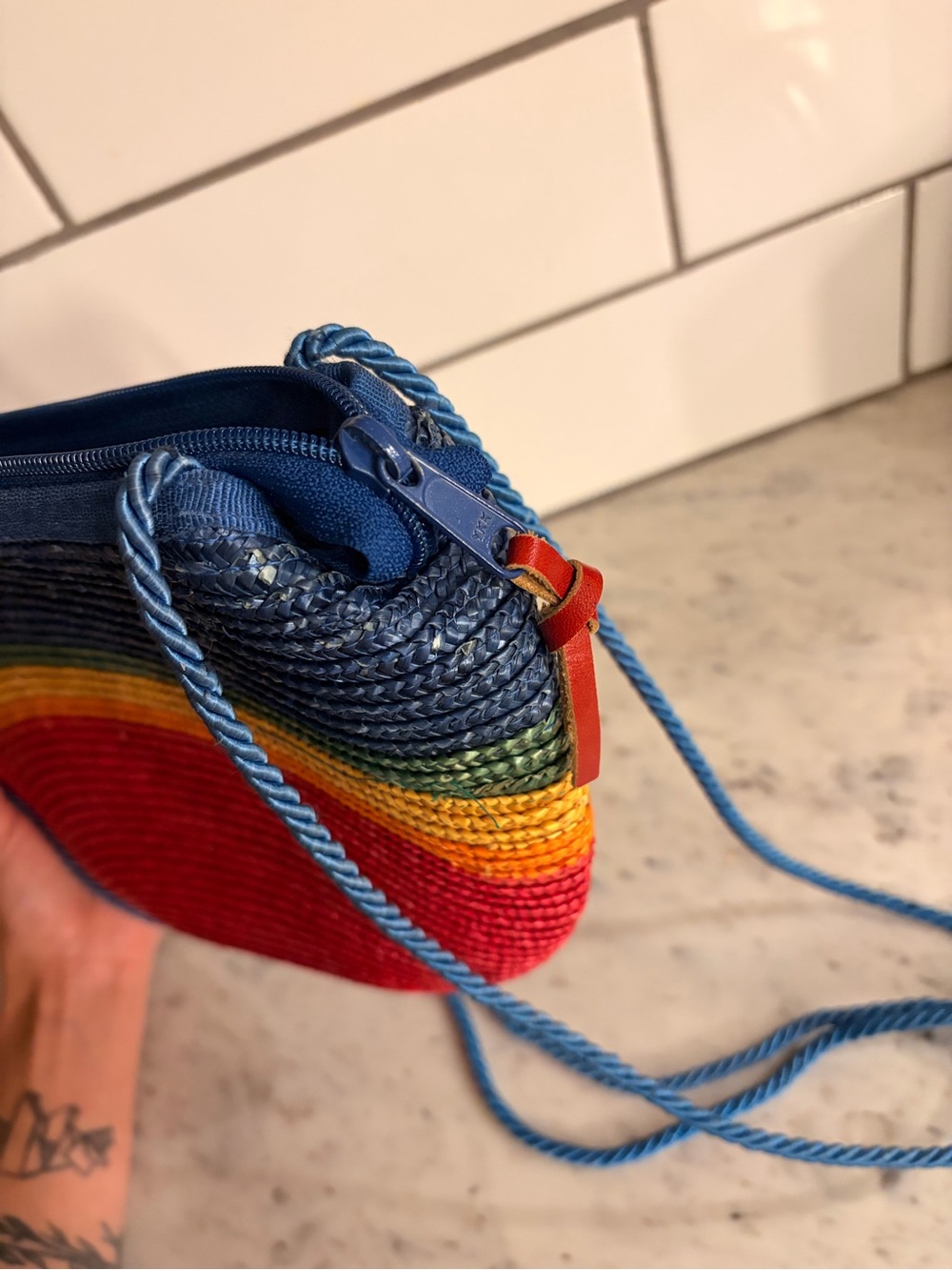 Vintage 80s Liz Claiborne Rainbow Woven Straw Crossbody Shoulder Bag - Picture 6 of 6